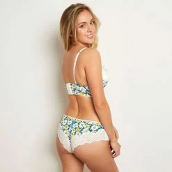 Brigitte Bardot Shorty blanc Idylle Couleur blanc 5 Brigitte Bardot Shorty blanc Idylle Couleur blanc -Promos Brigitte Bardot Boutique 22952017 500 C